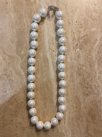 JM Pearl necklace